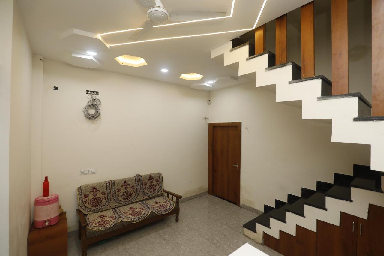 Hotel Garima Ujjain Eksteriør billede