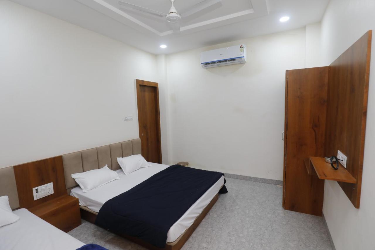 Hotel Garima Ujjain Eksteriør billede